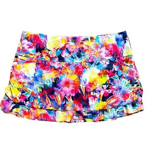 Lucky in Love Tiered Skort - L red , blue multi colored.  Tiered , polyester